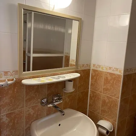 Szálloda зонарита